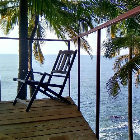 Belantara Beach Front Hotel Vengurla Bilik gambar