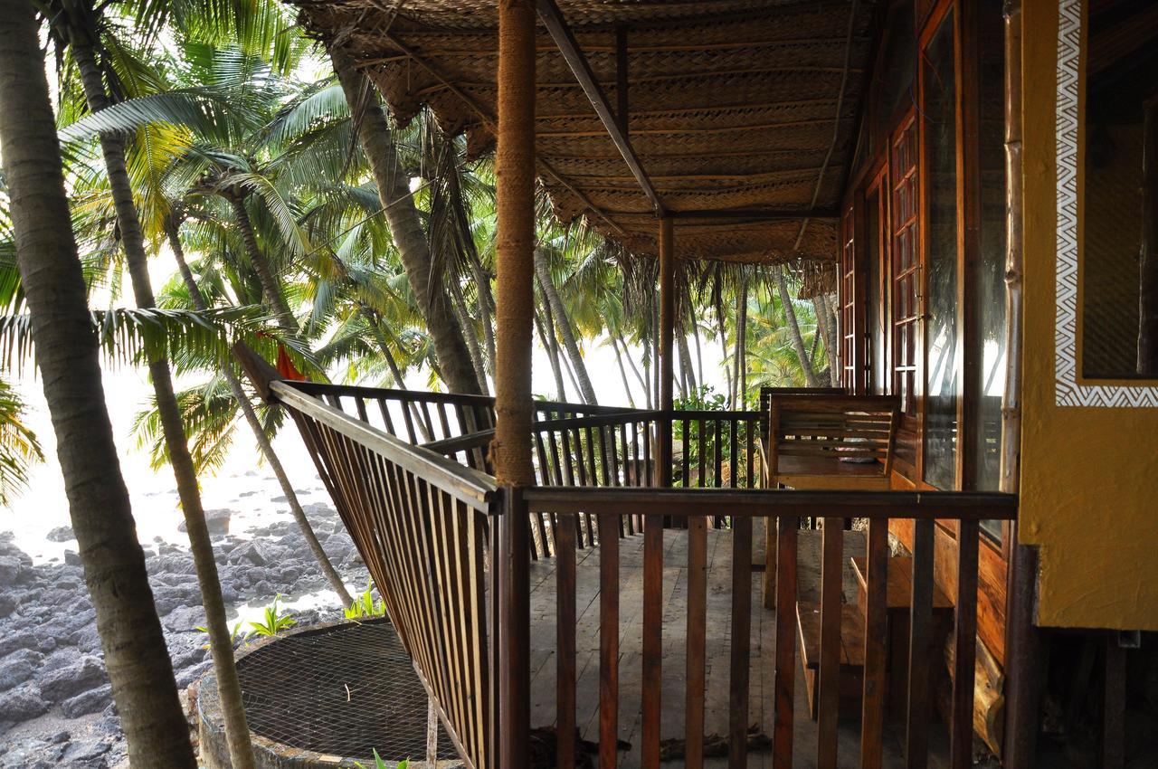 Belantara Beach Front Hotel Vengurla Luaran gambar